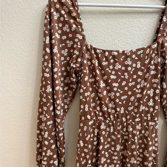 Carly Jean Los Angeles Floral Brown Midi Dress - Picture 4 of 5